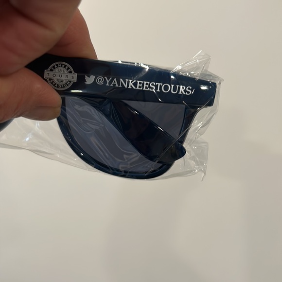 NY Yankee Stadium PomPom Beanie Hat - Picture 7 of 13